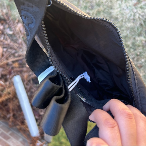 NWT BAGGU Small Star Print Crescent Bag ⭐️ - Picture 4 of 10